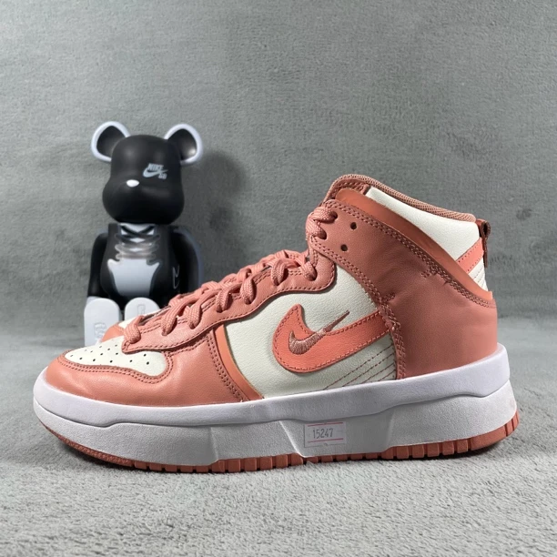 二手38.5码 Nike Dunk 板鞋 蜜桃粉 底划痕 无盒公价589