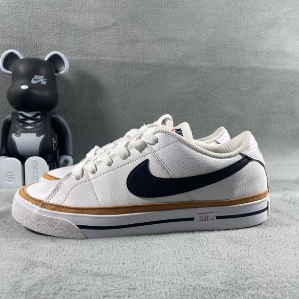 二手40.5码 Nike Court Legacy时尚舒适 防滑耐磨 板鞋 白黑 无盒