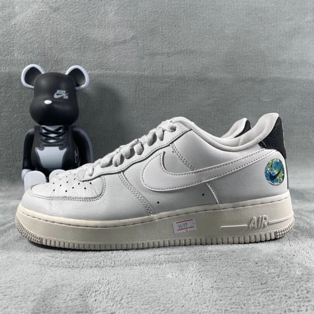 二手43码 Nike Air Force 1 板鞋 白 裂皮氧化 无盒 公价879