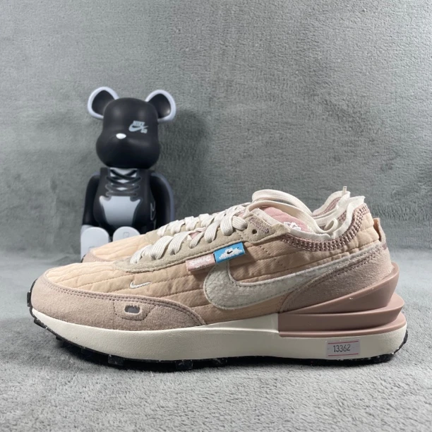 二手38码 Nike Waffle One 跑鞋 浅粉 裂纹 无盒公价419