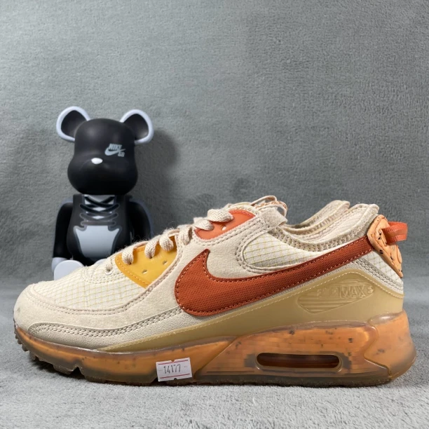 二手42.5码 Nike Air Max 跑鞋 橙色 裂纹底染色 无盒公价899