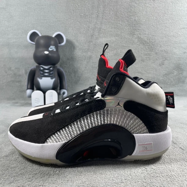 二手36.5码 Air Jordan 篮球鞋 黑色 无盒公价413