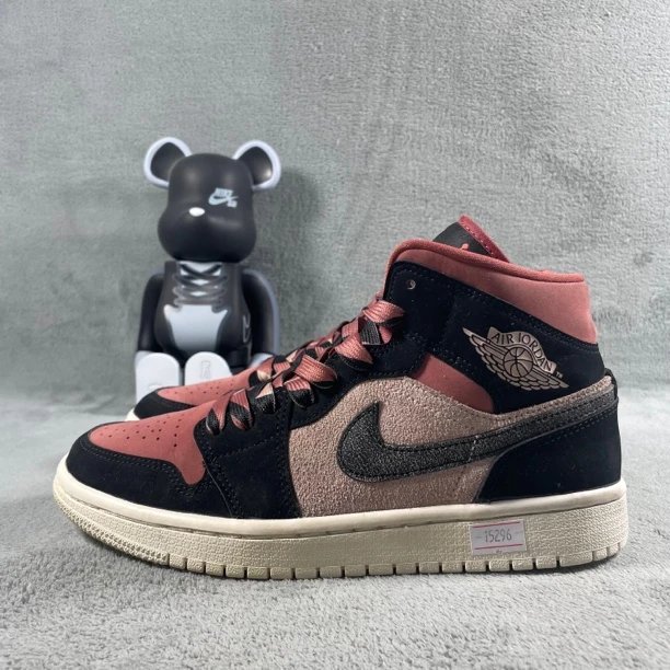 二手38码 Air Jordan 1 休闲鞋 红 面污渍 无盒公价819