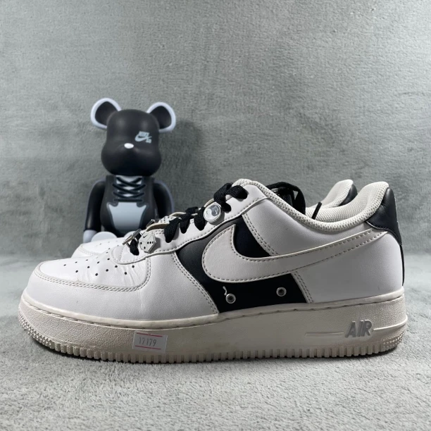 二手42.5码 Nike Air 板鞋 白 定制款 污渍少配件氧化 公价1249
