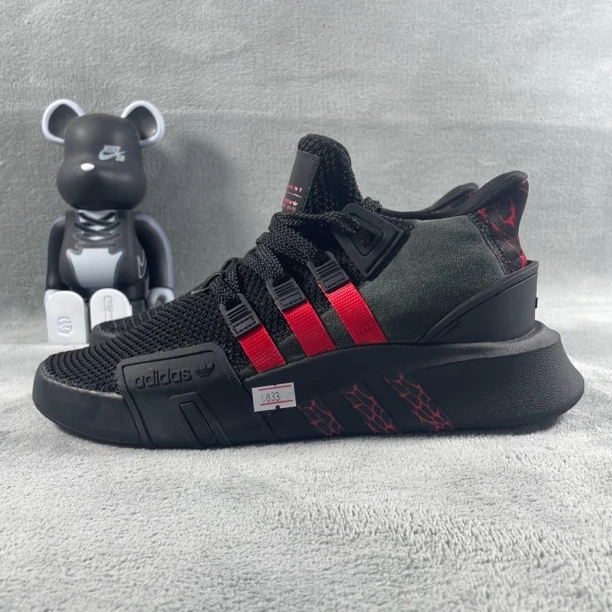 二手42码 adidas Originals EQT BASK休闲鞋 黑 无盒 公价1239