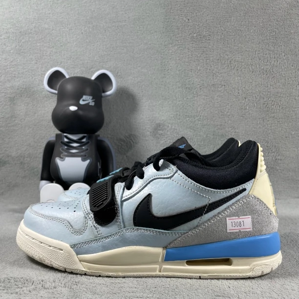 二手36.5码 Air Jordan Legacy 312 板鞋 浅蓝 磨漆裂纹 公价2349