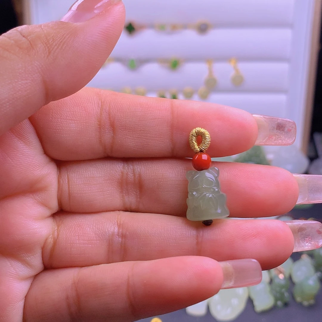 【闪购商品】和田玉吊坠(赠链)未镶嵌