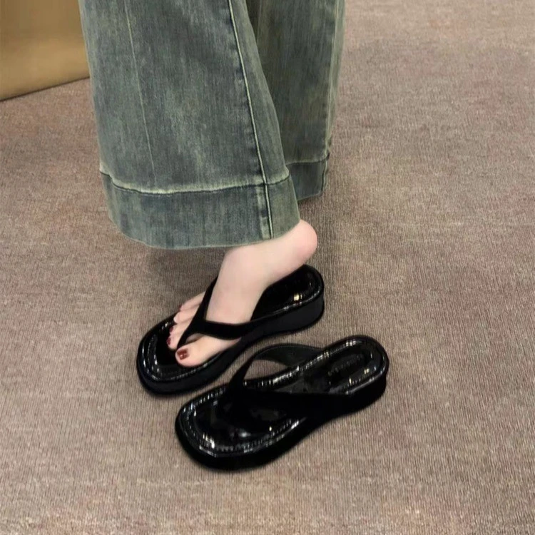 凉拖鞋人字拖鞋女夏季外出穿2025年新款韩版时尚气质仙女风坡跟