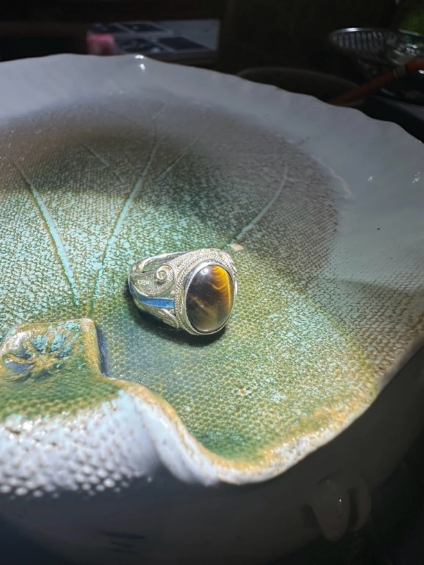 银掐丝烧蓝虎睛石猫眼戒指