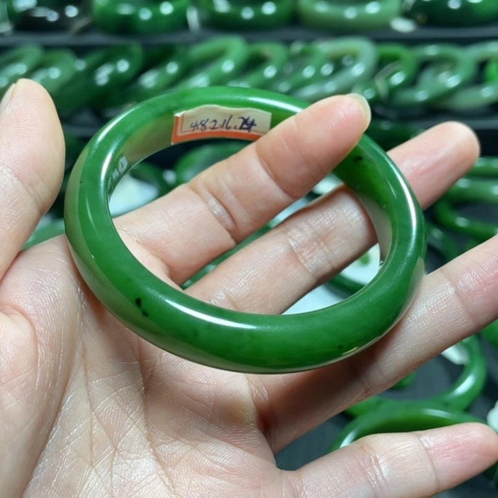 和田玉（碧玉）手镯未镶嵌笑****曲