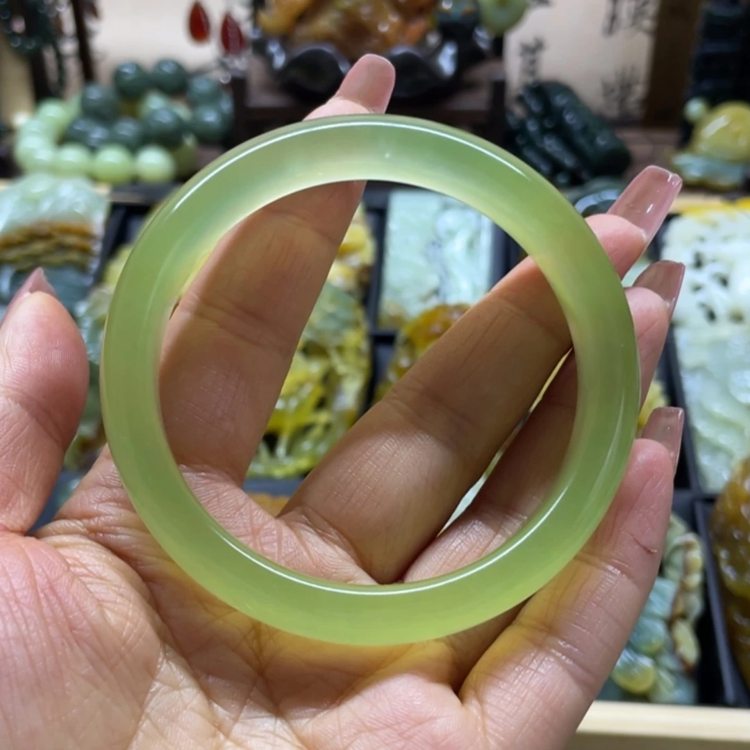 【闪购商品】蛇纹石玉手镯未镶嵌天*