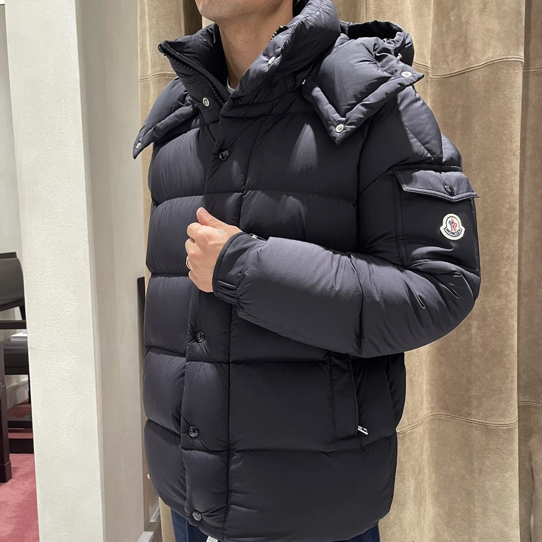 未使用 MONCLER 魔方JT 70maya雾面哑光短款羽绒服/ vezere