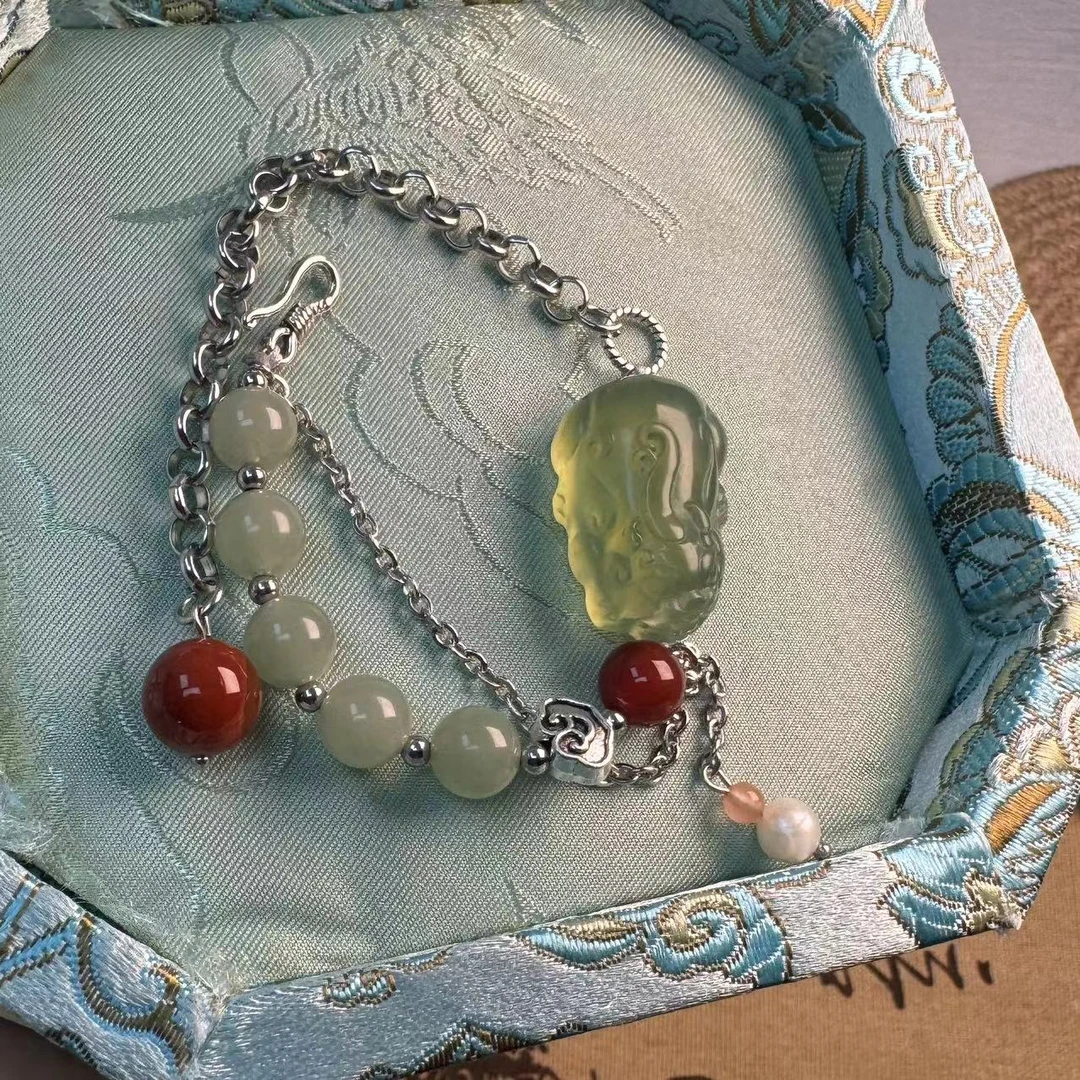 正色湖水绿貔貅手牌 男女同款 天然岫玉原创设计 新中式风格