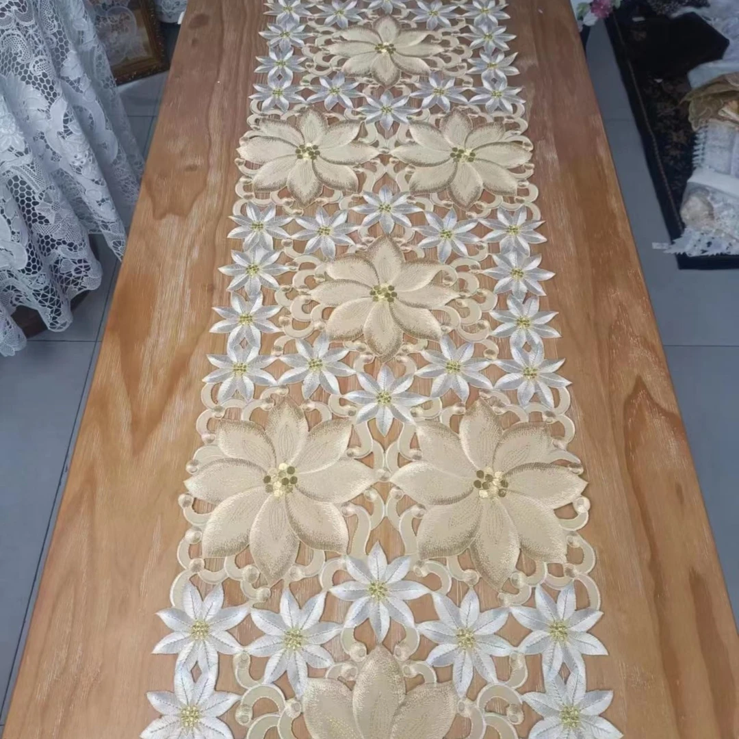 直播间170号链接富粒（香槟金刺绣圣诞花桌布）175*38