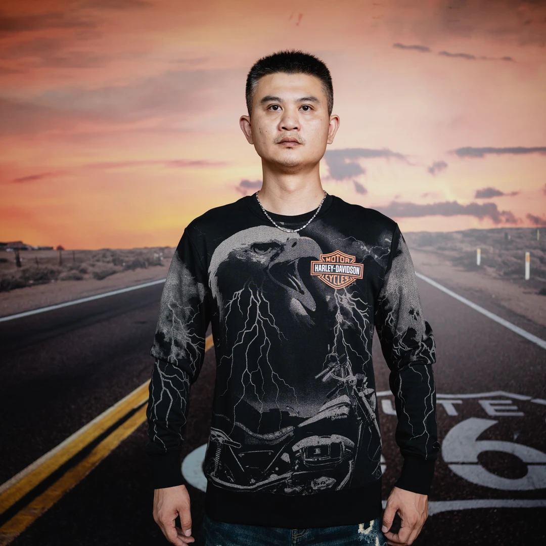 黑色呼啸鹰卫衣 96011-25VM