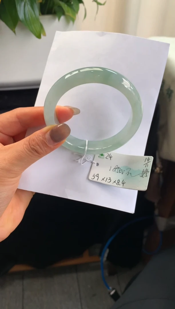【闪购商品】翡翠手镯未镶嵌下单联系客服核对地址哦