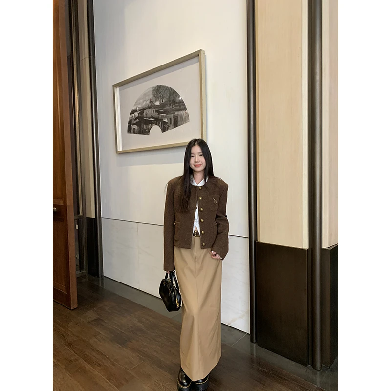 王少女【清清】 卡其色直筒绣花显瘦半身裙洋气遮肉长裙 B24139S43