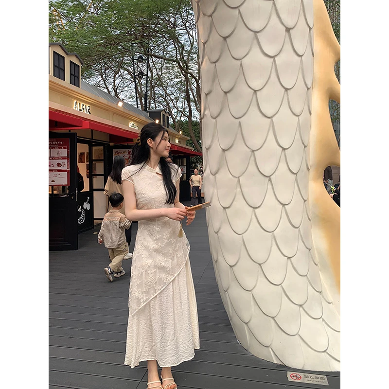 王少女【清清】米杏色蕾丝提花新中式修身假两件连衣裙 L17914S42