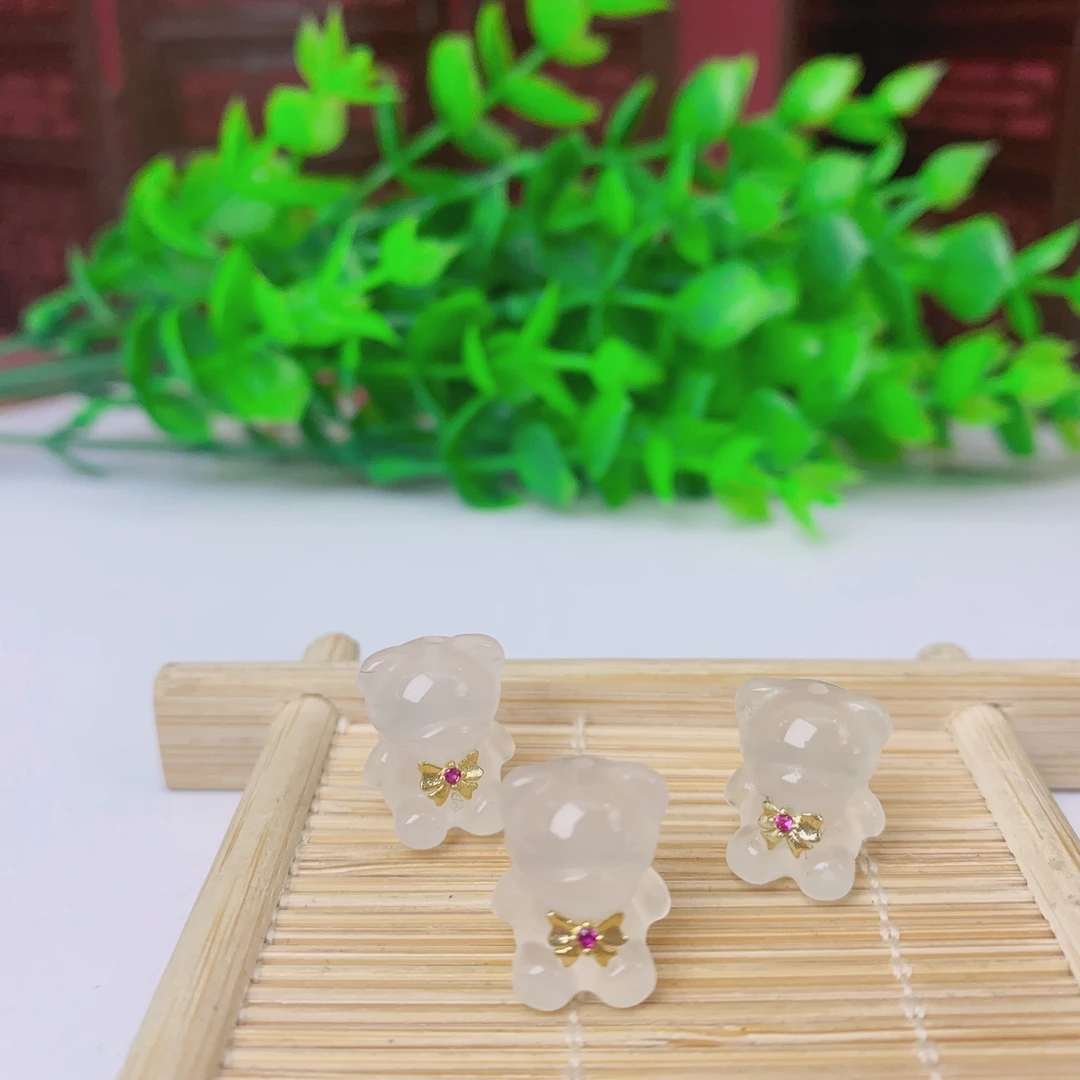 【糖宝珠宝】A47白玛瑙小熊红宝石蝴蝶结贴片款约14mm百搭DIY配饰