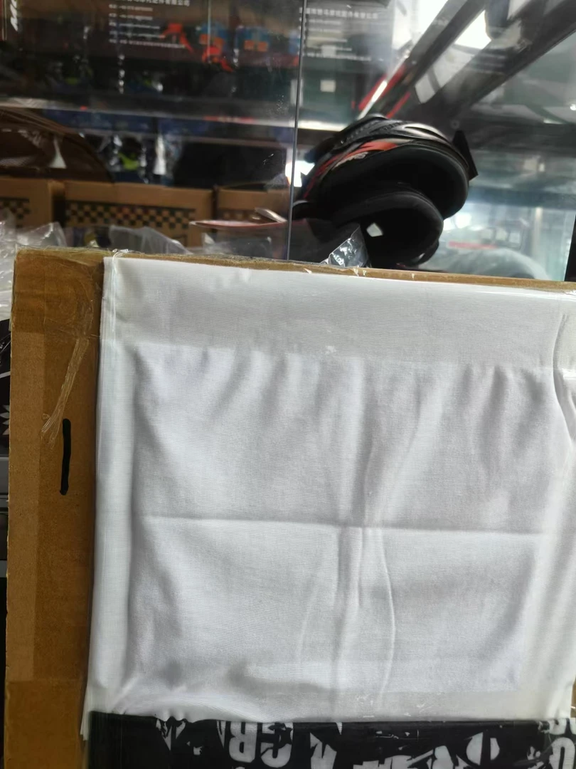 福利面巾，小头盔钥匙扣，随机发一样