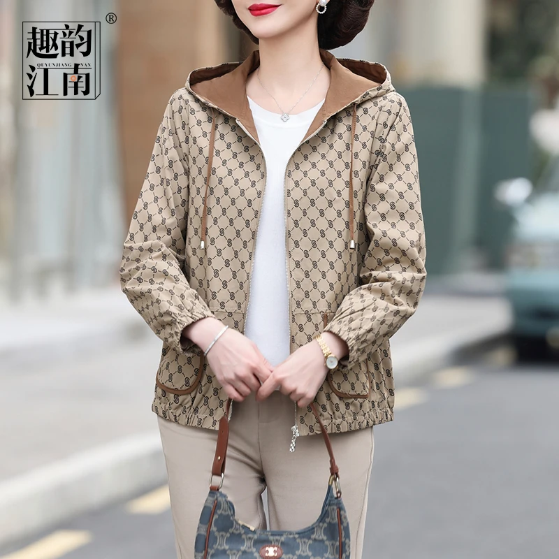 小个子妈妈春秋外套早秋新款夹克中老年薄款风衣洋气上衣