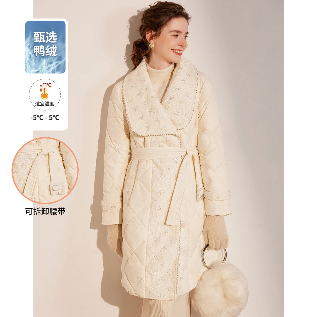 白鹿语冬款优雅设计感翻领中长款气质亮片拼接羽绒服ZBX10013