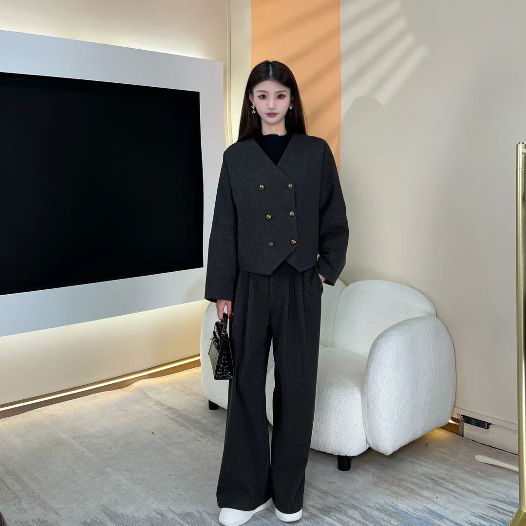 冬款洋气羽绒内胆外套直筒长裤两件套时尚休闲套装女lb10081