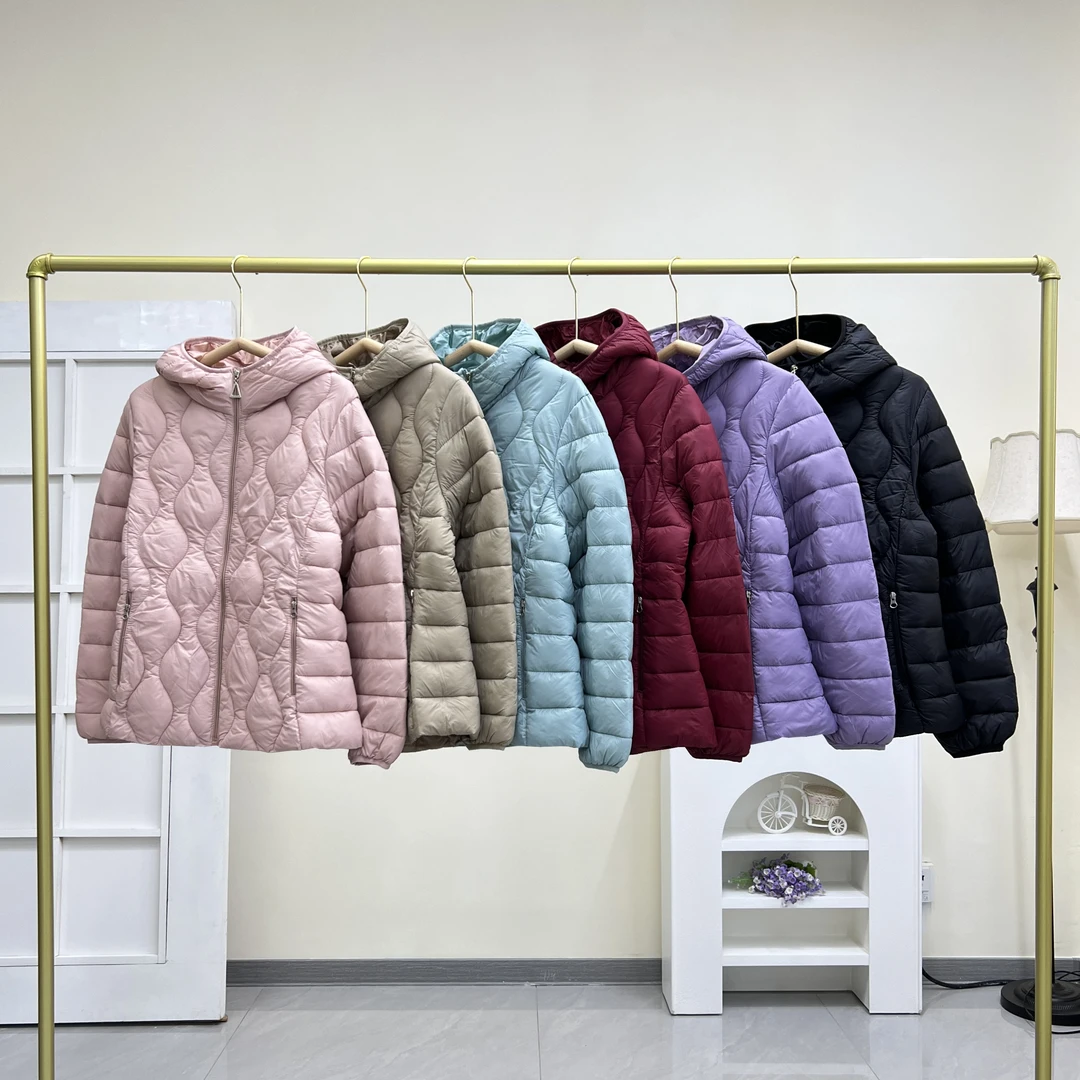 2025年新款（连帽）女款休闲保暖时尚连帽加厚冬季外套棉衣