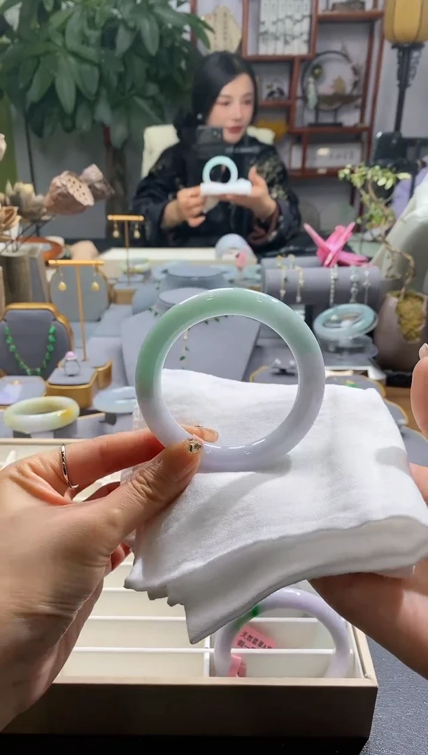 【闪购商品】翡翠手镯未镶嵌61