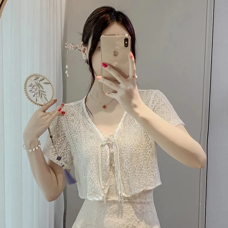 新中式V领蕾丝衫女夏国风镂空短款防晒开衫复古薄款外搭披肩上衣