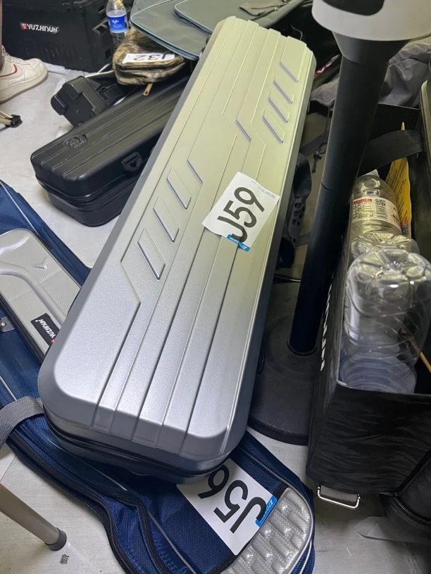 J59硬壳钓椅包渔具包