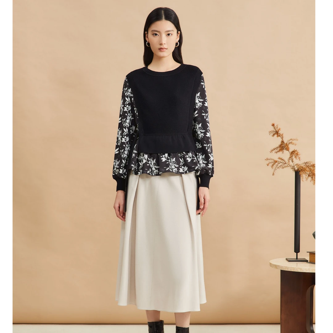 YINER音儿2024年秋季新品荷花玉兰时尚优雅毛针织衫8C64306316