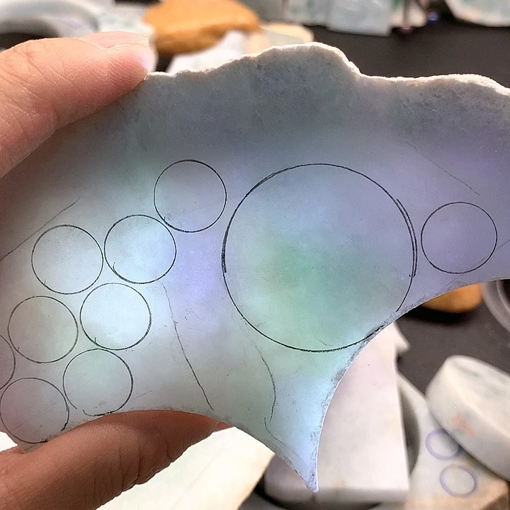 翡翠颈饰未镶嵌翡翠