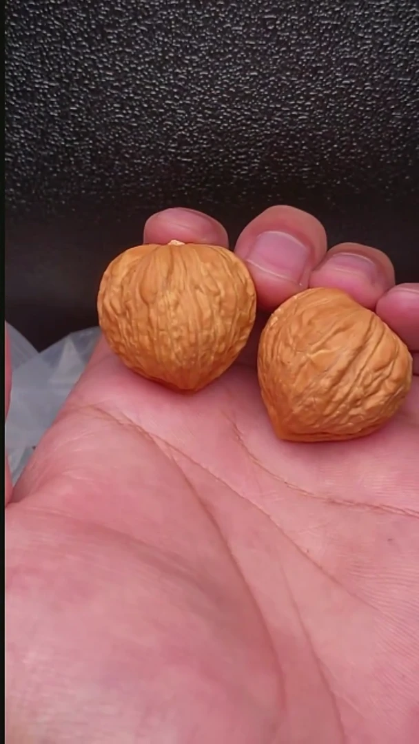 【闪购商品】文玩核桃把件桃心