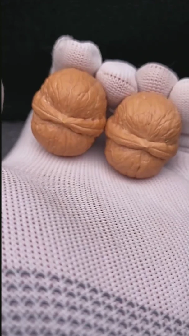 【闪购商品】文玩核桃把件秋子金锭元宝