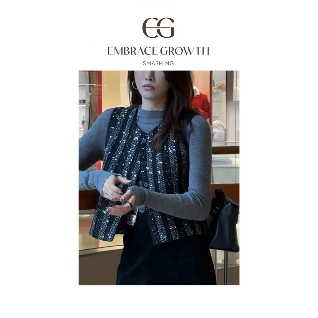 亮珠片马甲/EMBRACE GROWTH/简约小众针织竖条纹秋冬 24CY25325