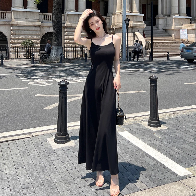 黑色莫代棉吊带连衣裙女2025春夏法式高级感收腰小黑裙赫本长裙子