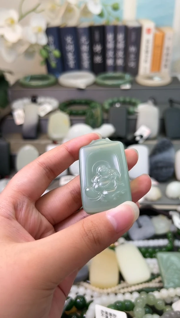 【闪购商品】和田玉(碧玉)颈饰未镶嵌佛公