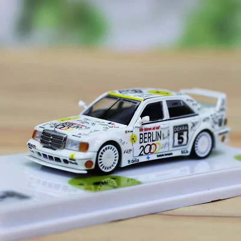 Flame 1/64 奔驰190E W201 2.5-16 Evo 2000柏林熊夜光版合金车模