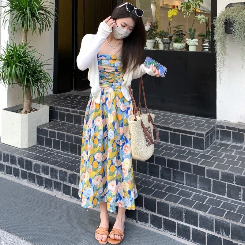 洋气油墨画吊带裙子女装2024春夏季新款收腰显瘦中长款碎花连衣裙