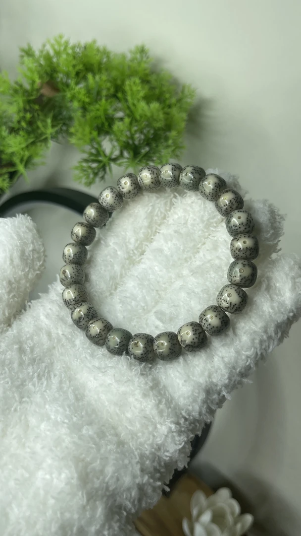 海南原生态星月菩提手串绿幽灵文玩大眼睛绿包白黄金瞳10×9A5