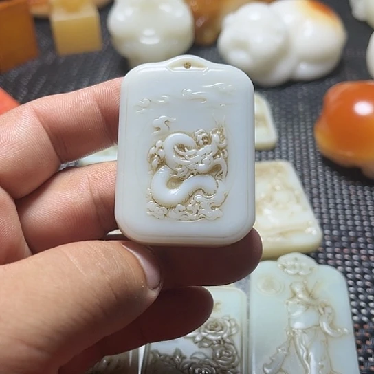 【闪购商品】和田玉(糖玉)挂件未镶嵌