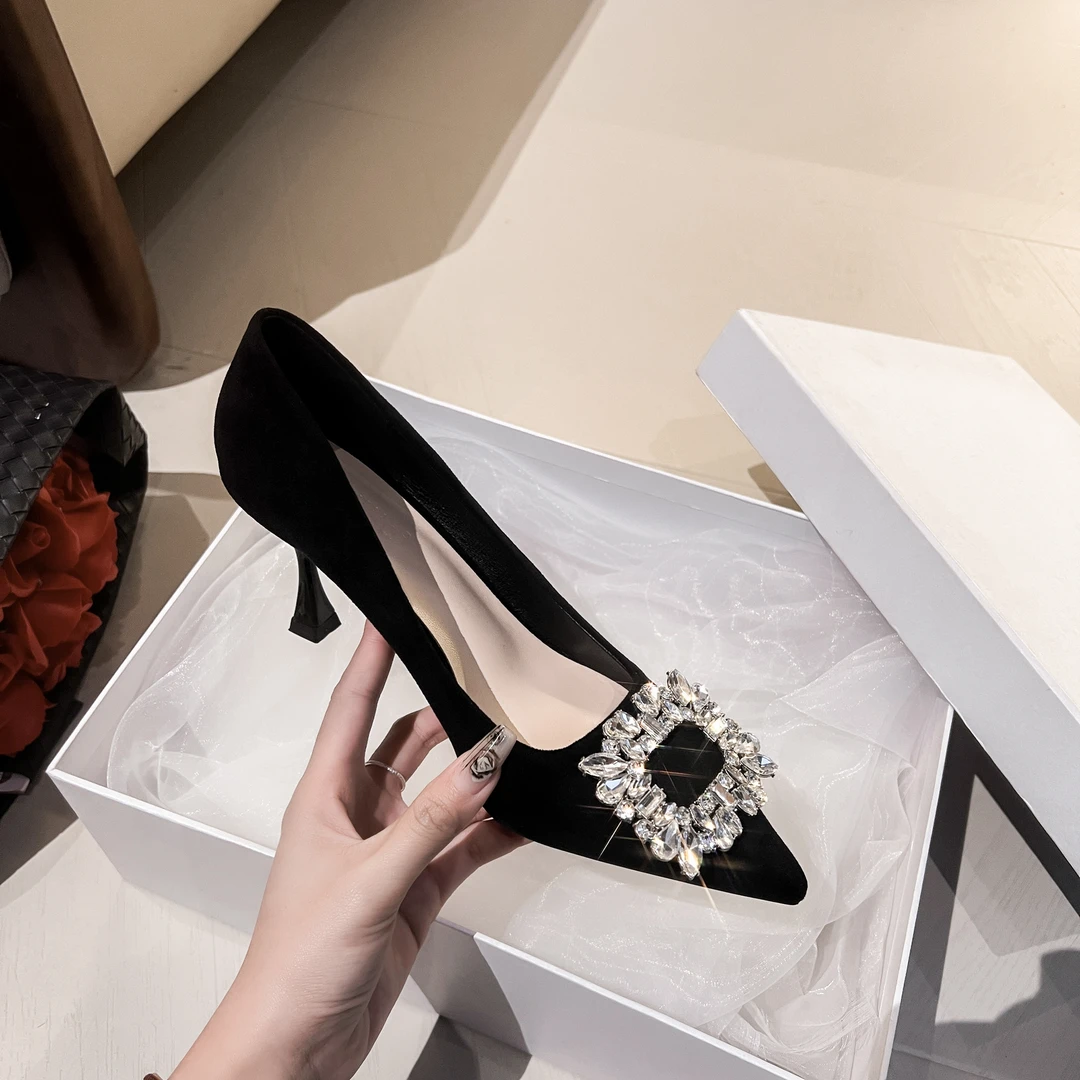 sendijia/森迪加2025秋冬新款尖头方扣细跟性感百搭女工作高跟鞋