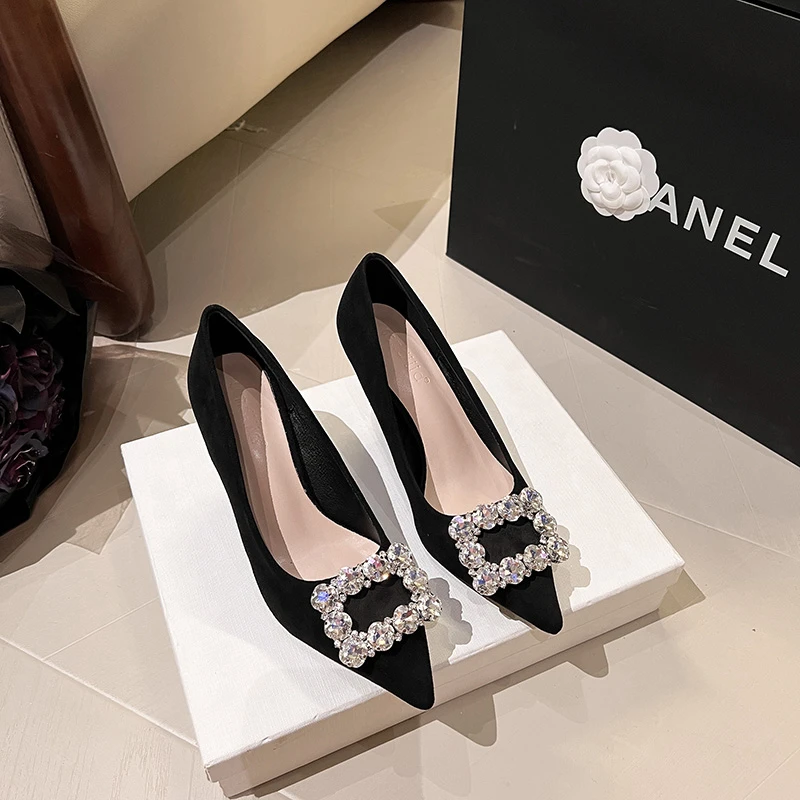 sendijia/森迪加秋冬新款尖头气质水钻方扣细跟性感时尚气质百搭