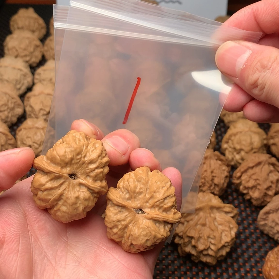 【闪购商品】文玩核桃吊坠?**S