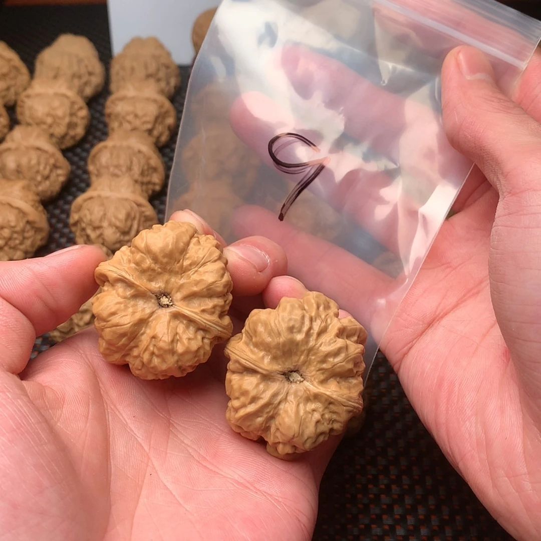 【闪购商品】文玩核桃吊坠大***爸