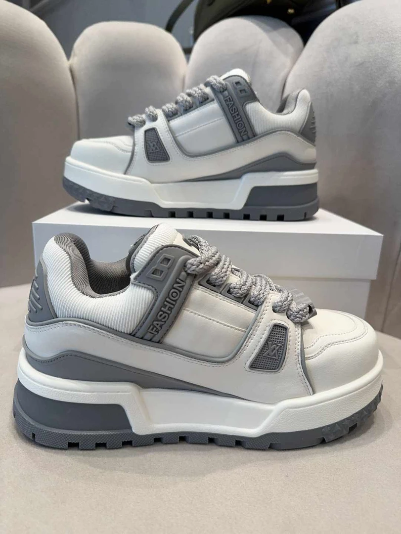 W N N 新款 小胖丁女鞋- 2024年秋季新款潮流高端百搭厚底舒适鞋