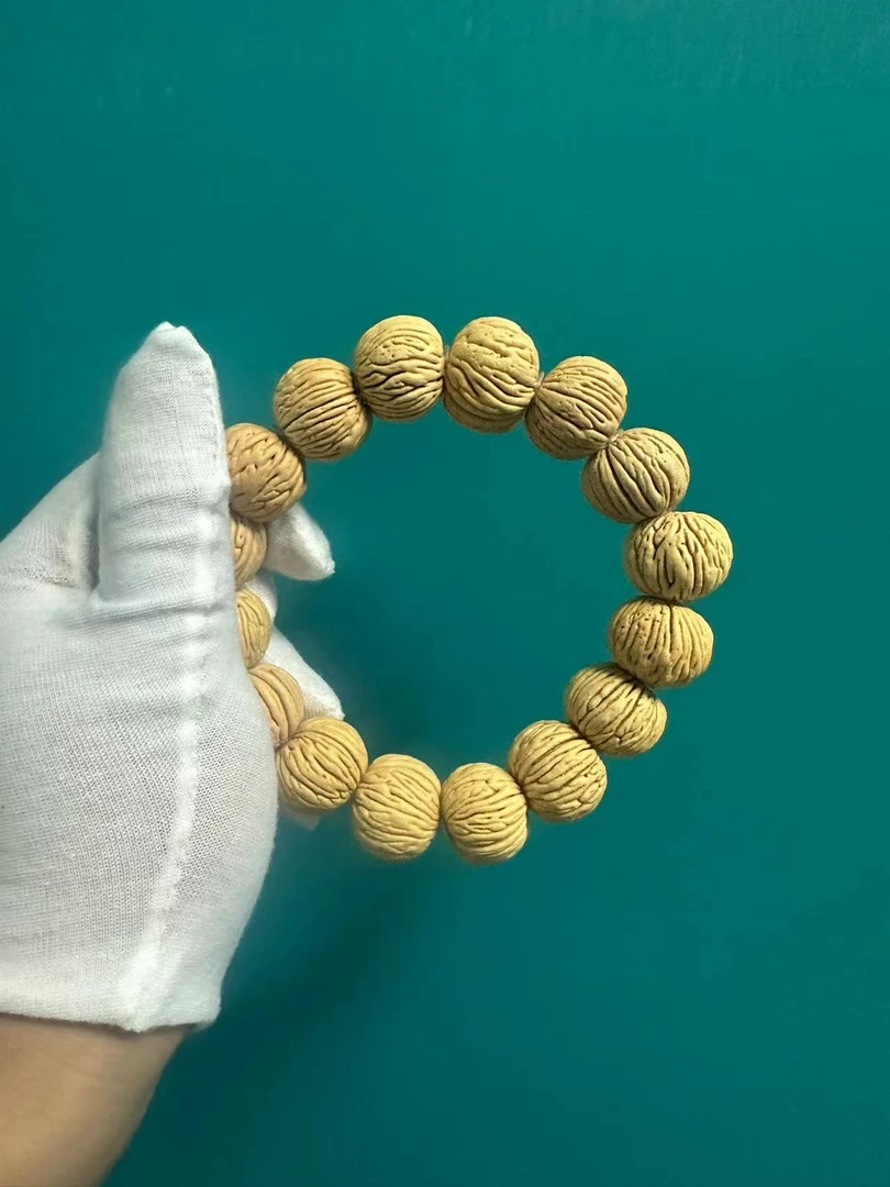 16颗竖纹桃核手串