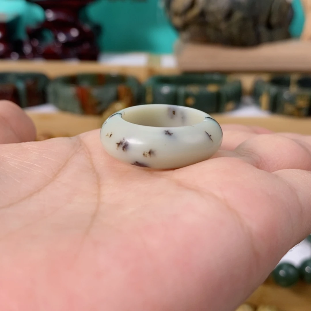 【闪购商品】透闪石质玉扳指未镶嵌