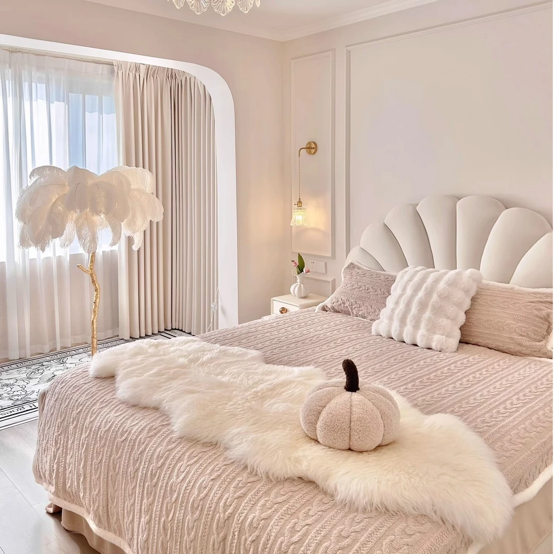 法式花瓣真皮床轻奢现代简约婚床主卧双人大床奶油风ins风网红床